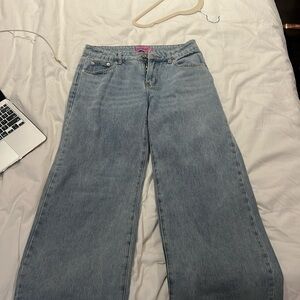 Low rise edikted jeans small